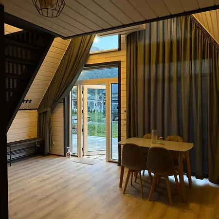 Medvedhouse Будинок відпочинку Верхній Ясенів